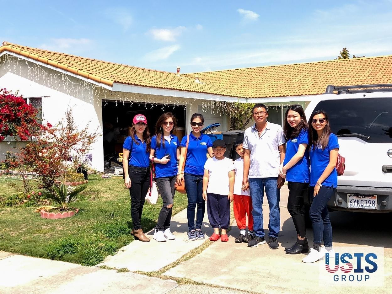 USIS Group visits customer's home (Mr. Pham Vi Vuong - USIS Group customer has been reimbursed)